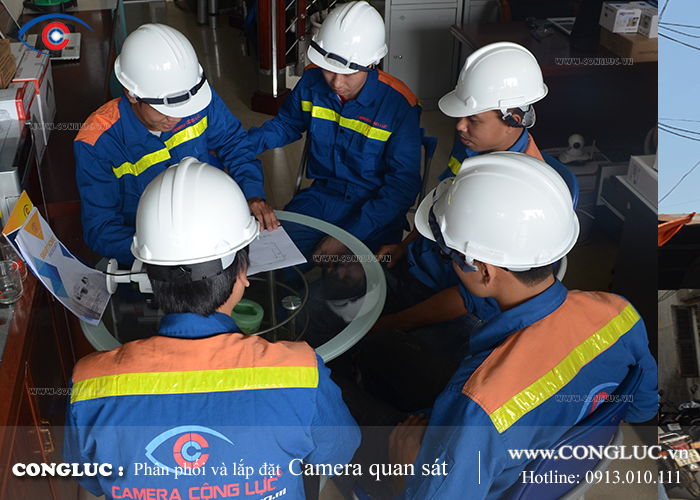đội ngũ nhân viên kỹ thuật camera cộng lực